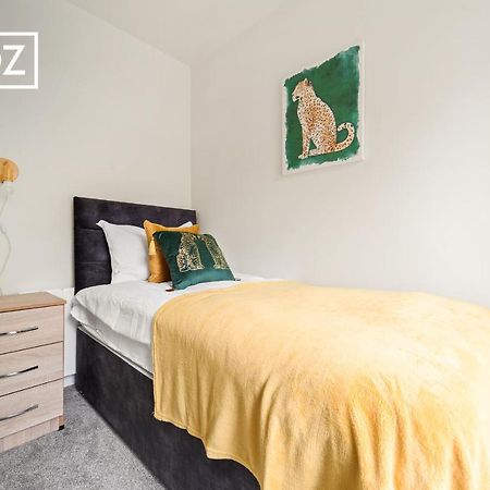 Spacious 4 Bedroom 3 Bath House For Families & Contractors With Free Parking, Fast Wi-Fi & Netflix By Firoz Property Management Leeds  Extérieur photo