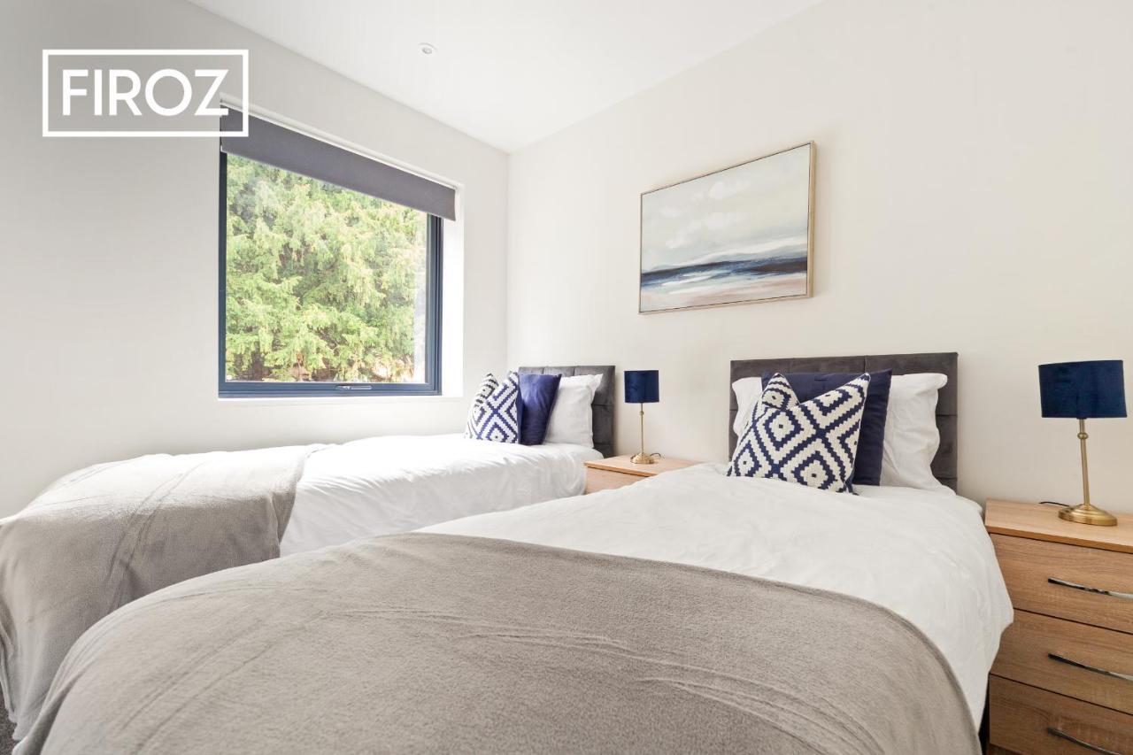 Spacious 4 Bedroom 3 Bath House For Families & Contractors With Free Parking, Fast Wi-Fi & Netflix By Firoz Property Management Leeds  Extérieur photo