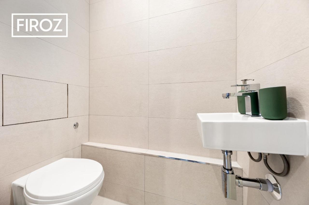 Spacious 4 Bedroom 3 Bath House For Families & Contractors With Free Parking, Fast Wi-Fi & Netflix By Firoz Property Management Leeds  Extérieur photo