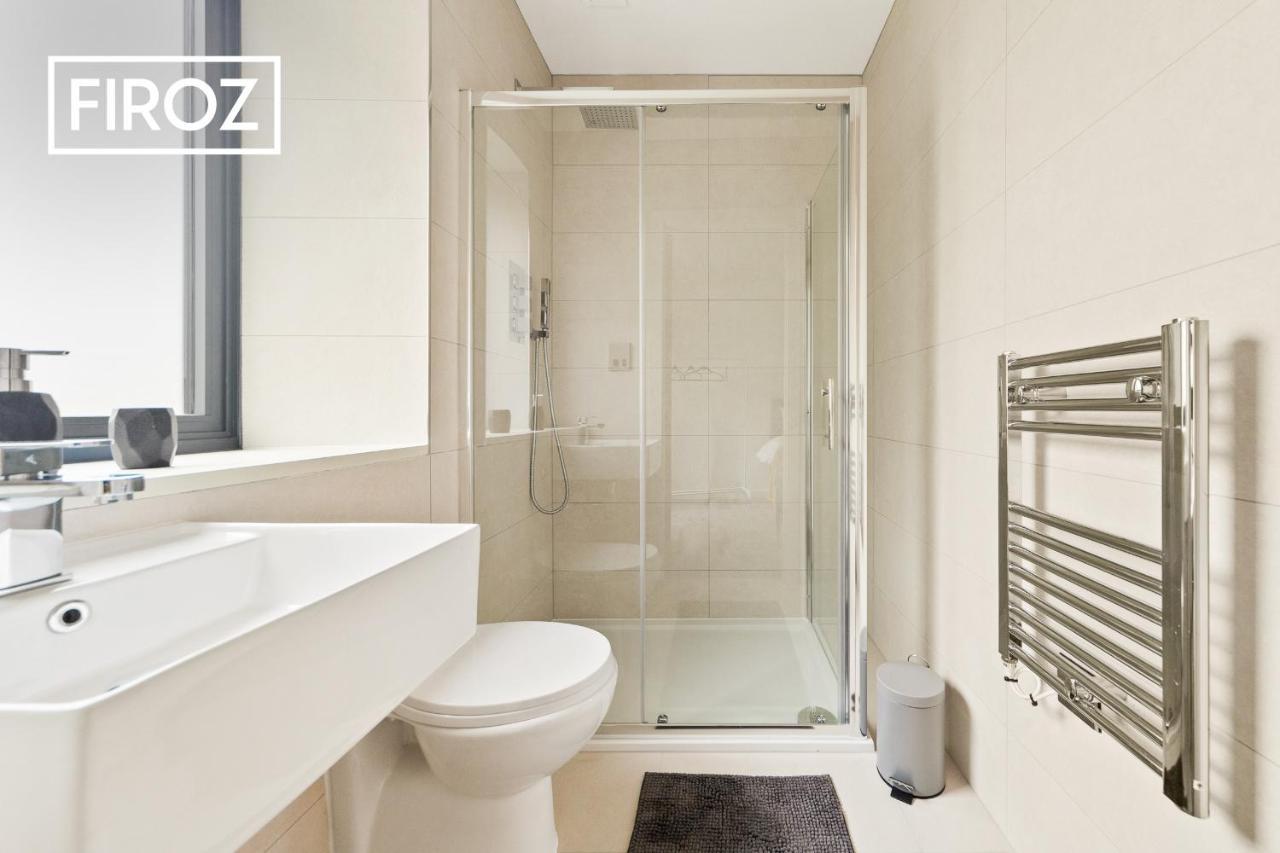 Spacious 4 Bedroom 3 Bath House For Families & Contractors With Free Parking, Fast Wi-Fi & Netflix By Firoz Property Management Leeds  Extérieur photo
