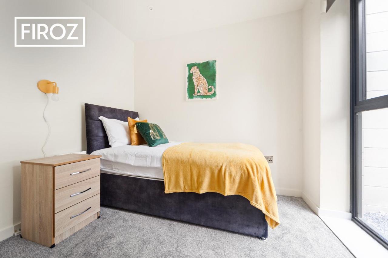 Spacious 4 Bedroom 3 Bath House For Families & Contractors With Free Parking, Fast Wi-Fi & Netflix By Firoz Property Management Leeds  Extérieur photo