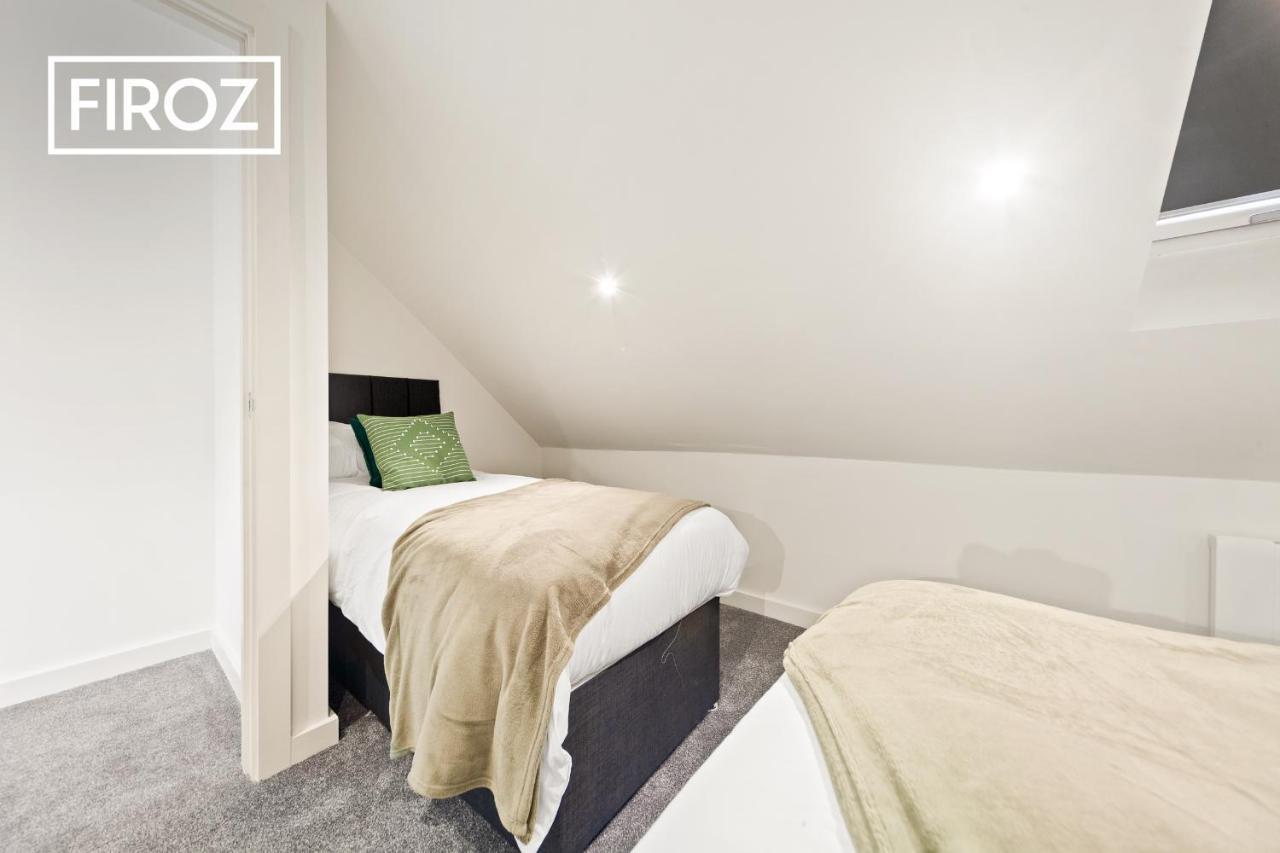 Spacious 4 Bedroom 3 Bath House For Families & Contractors With Free Parking, Fast Wi-Fi & Netflix By Firoz Property Management Leeds  Extérieur photo
