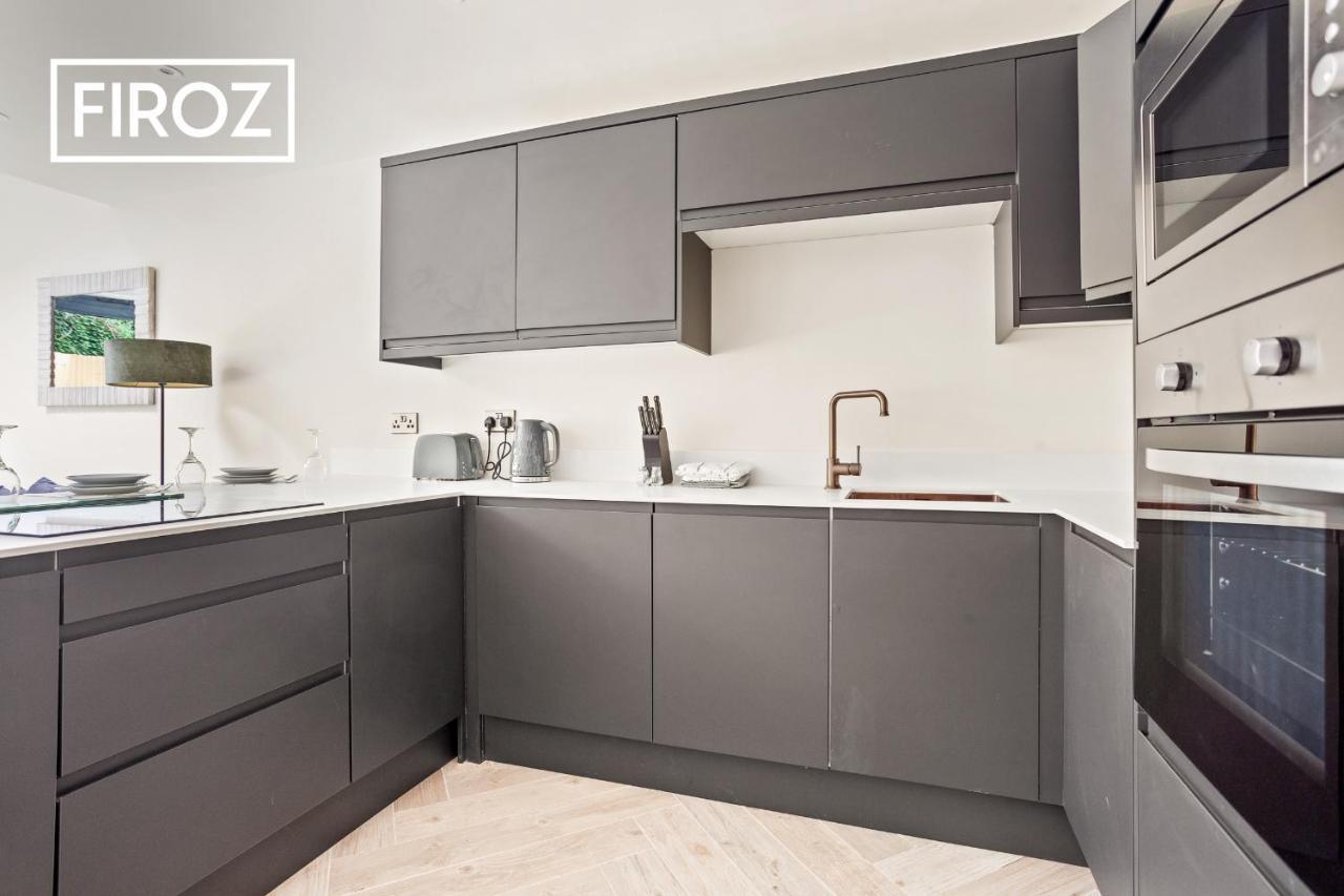 Spacious 4 Bedroom 3 Bath House For Families & Contractors With Free Parking, Fast Wi-Fi & Netflix By Firoz Property Management Leeds  Extérieur photo